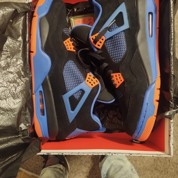 Jordan 4 Cavs main image 4